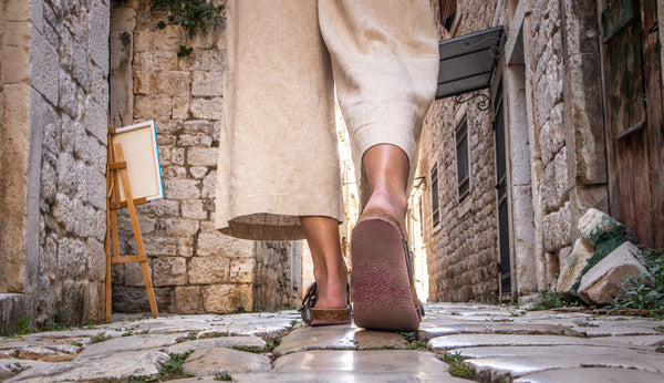 The Complete Guide to Buying and Wearing Comfortable Sandals for Your Feet