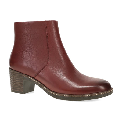 Meryll in Sangria - side view