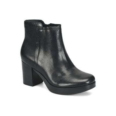Kendall in Black - side view