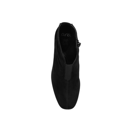Garland in Black - top view