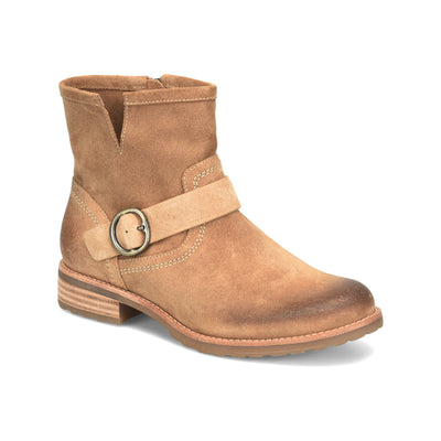 Beth in Cognac - side view
