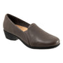 Loafer, brown leather, Trotters Reagan with cushioned removable footbed and elastic side panels for comfort.