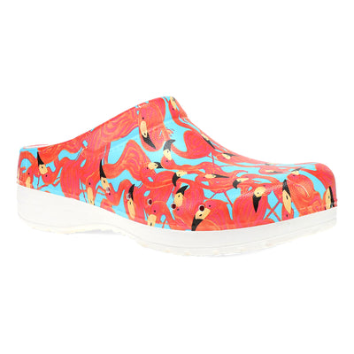 Kane in Flamingo - side view