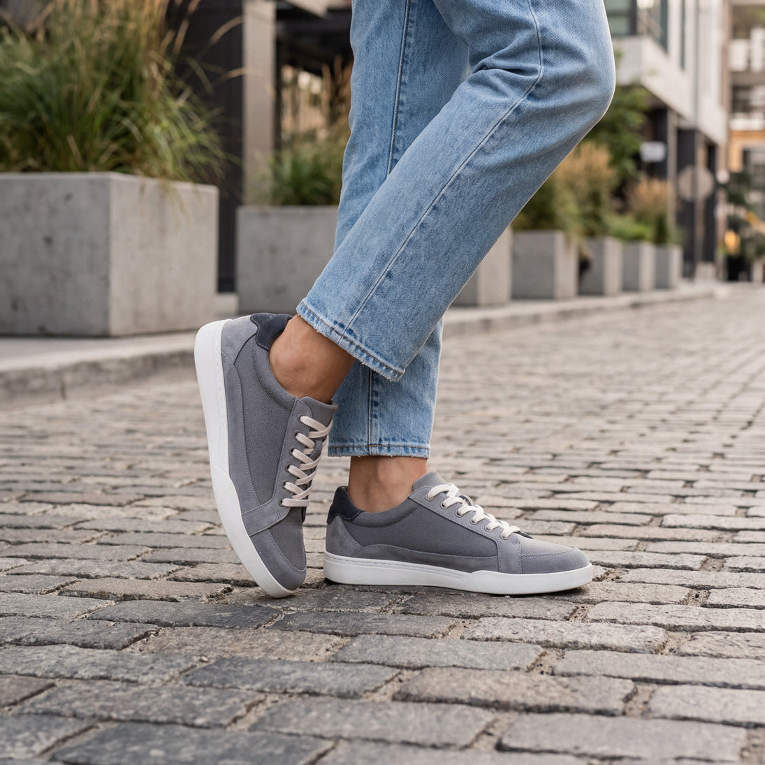 Encore Retro Sneaker - Image 4