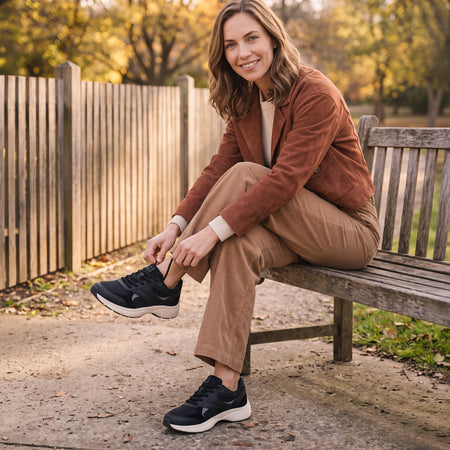 Model wearing Momentum MXV Stride Metatarsal in color Black