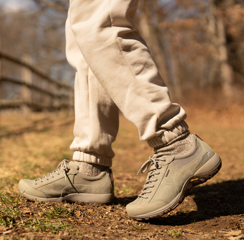 Walking shoe store hot sale