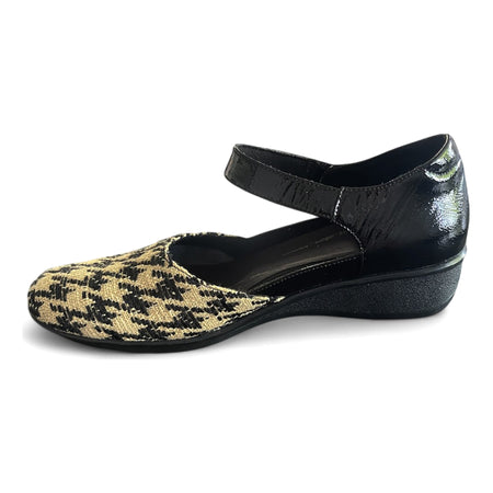 Osaka in Houndstooth - top view
