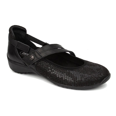 Petra in Black Combo - side view