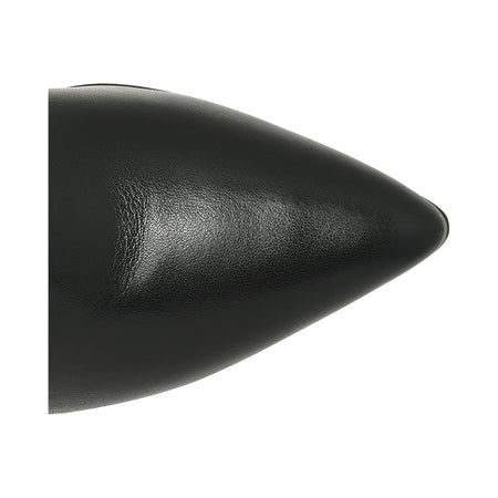 Sawyer in Black - top view
