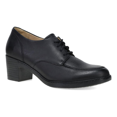 Maris in Black - side view