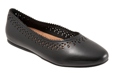 Selma in Black - side view