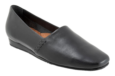 Vale in Black - side view