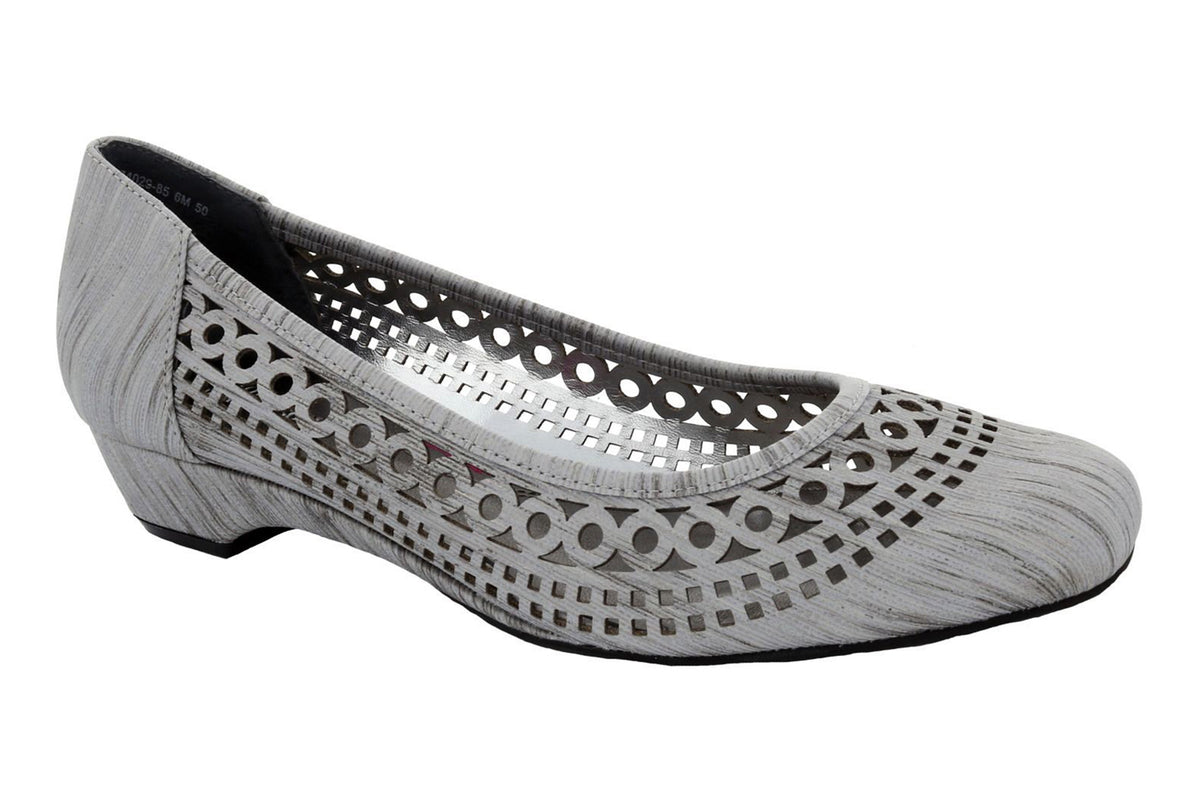 Tina - Image 1