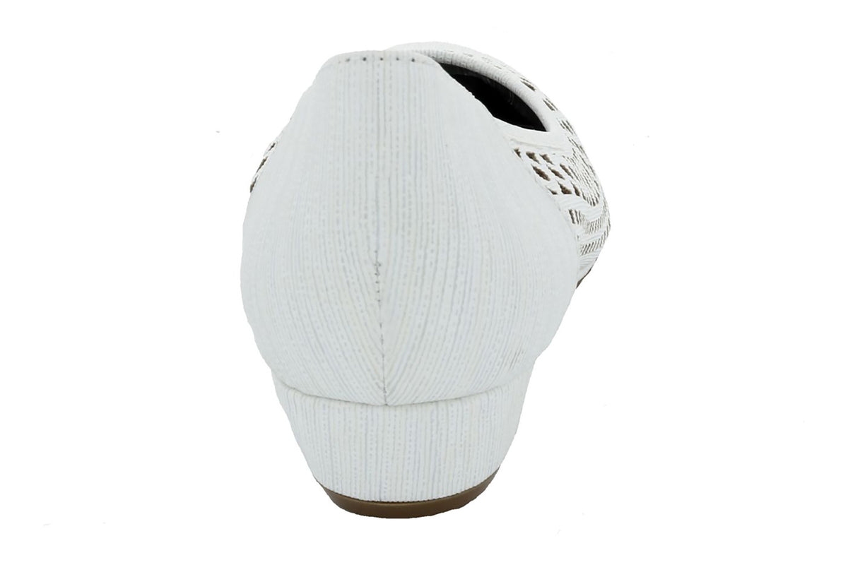 Tina - Image 5