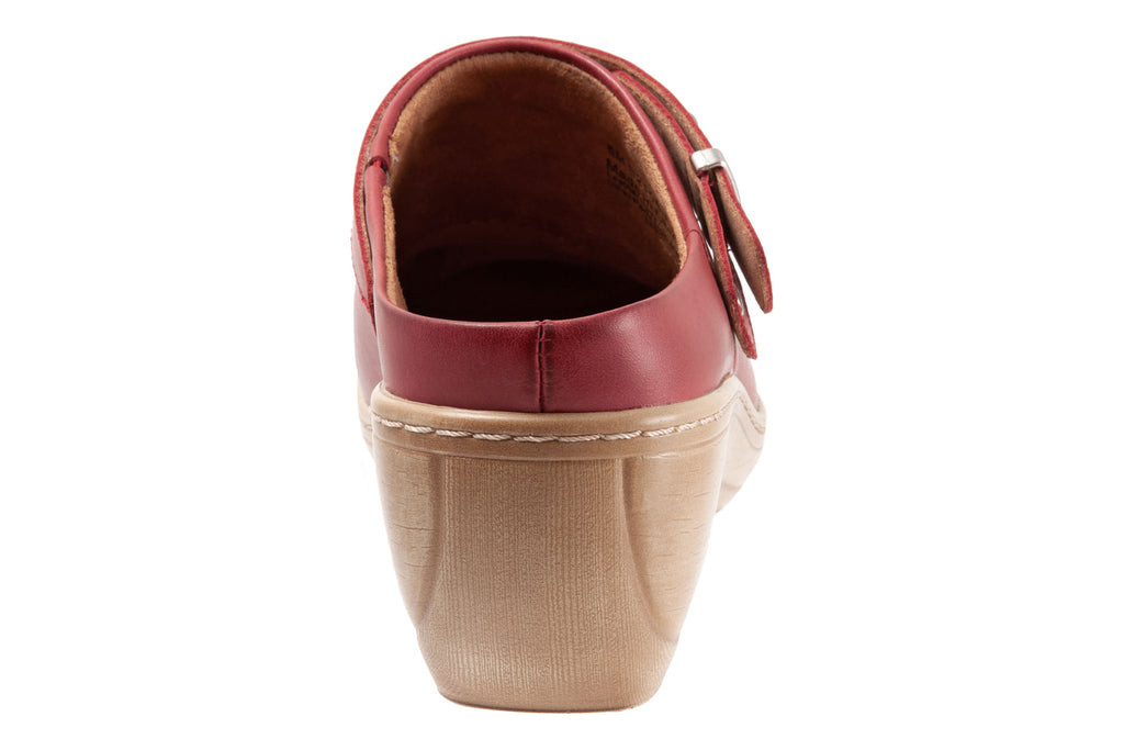 Softwalk Marquette Women's Clog – The Walking Company