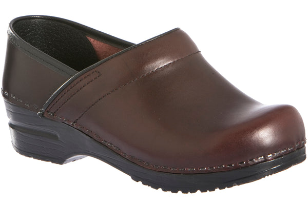 Dansko professional clogs wide hot sale width