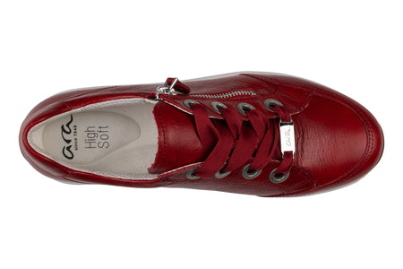 Ollie in Red - top view