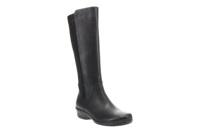 West in Black - side view