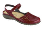 Sandal in red leather, Naot Arataki: arch support, cutouts, closed toe, open heel, ankle strap, textured sole.