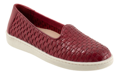 Adelina in Sangria - side view