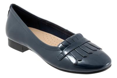 Greyson in Navy Patent - side view