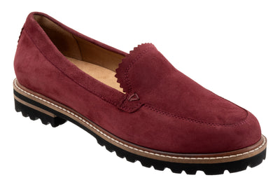 Fayth in Sangria Sue - side view