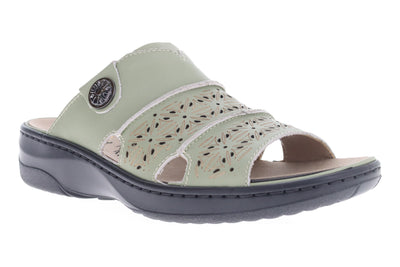 Gertie in Lily Pad - side view
