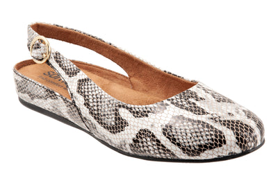 Sandy in Black White Snake - side view