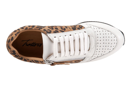 Infinity in Wht/Tan Chee - top view